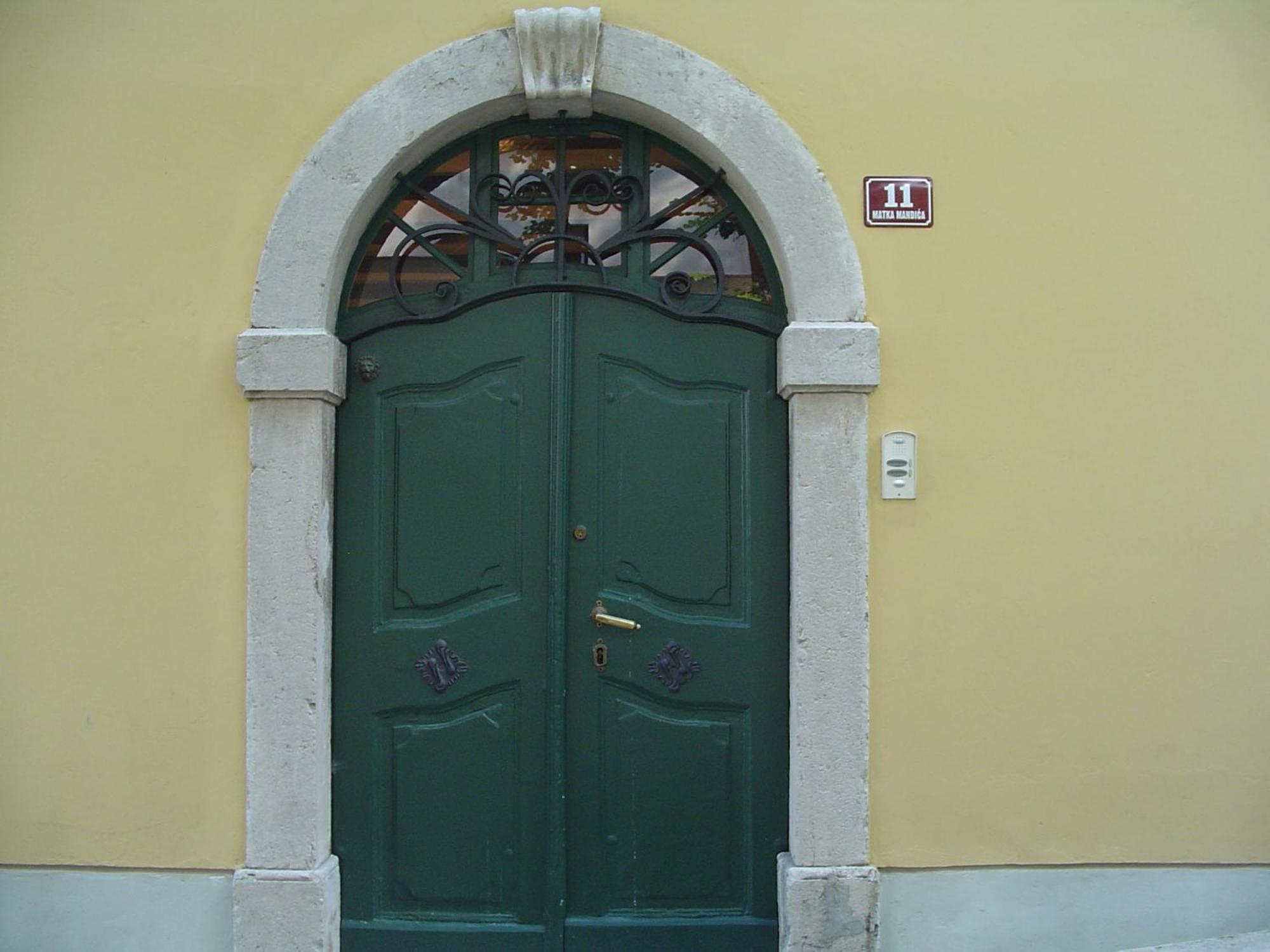 Apartments Villa Kastav In Old Town Center With Sea View And Parking Exterior foto