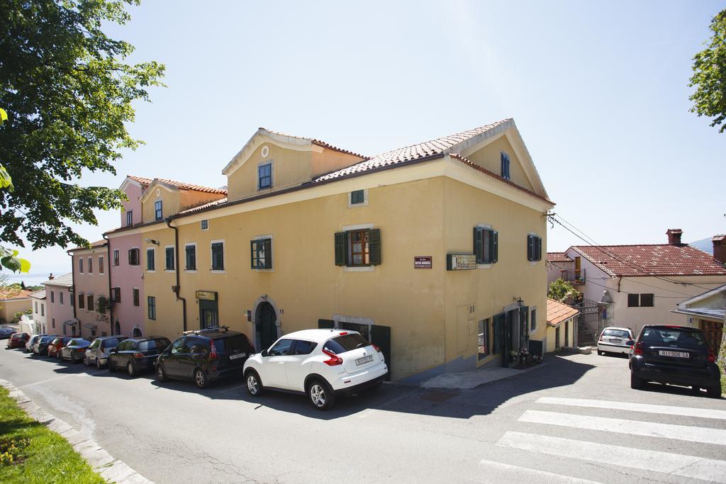 Apartments Villa Kastav In Old Town Center With Sea View And Parking Habitación foto