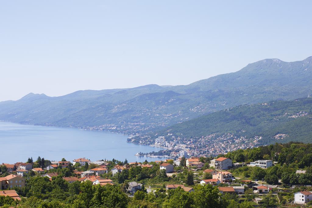 Apartments Villa Kastav In Old Town Center With Sea View And Parking Habitación foto