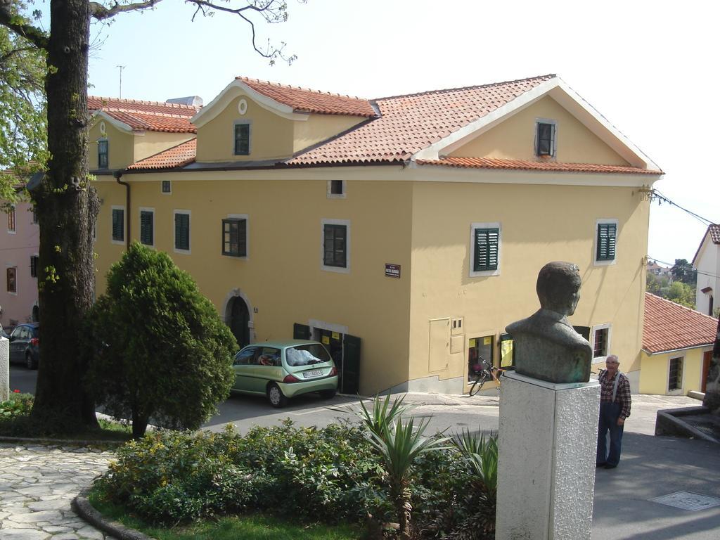 Apartments Villa Kastav In Old Town Center With Sea View And Parking Habitación foto