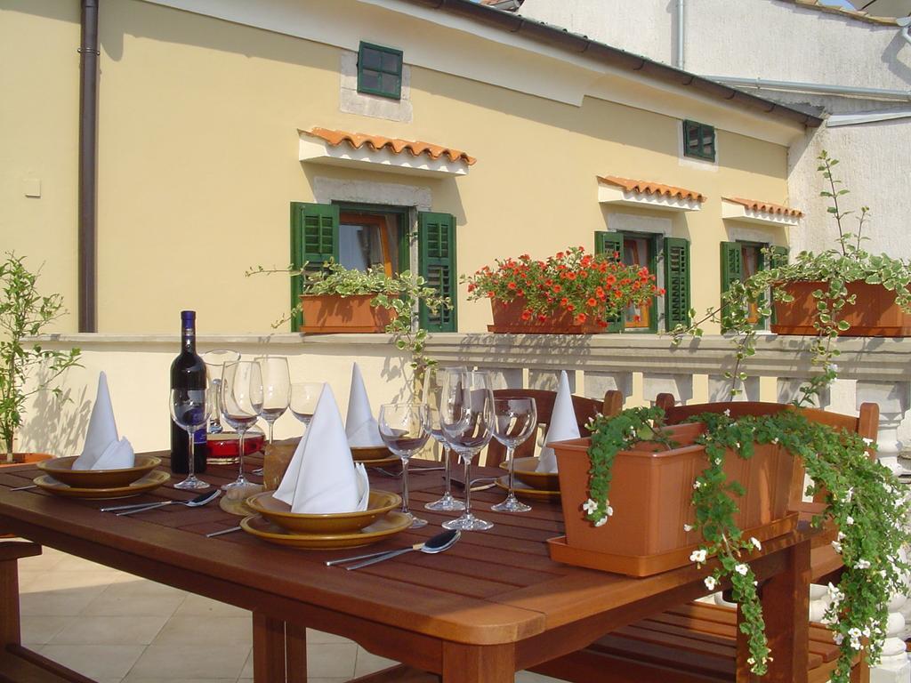 Apartments Villa Kastav In Old Town Center With Sea View And Parking Habitación foto