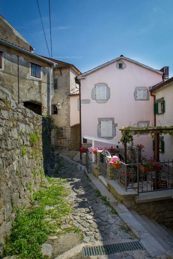 Apartments Villa Kastav In Old Town Center With Sea View And Parking Exterior foto